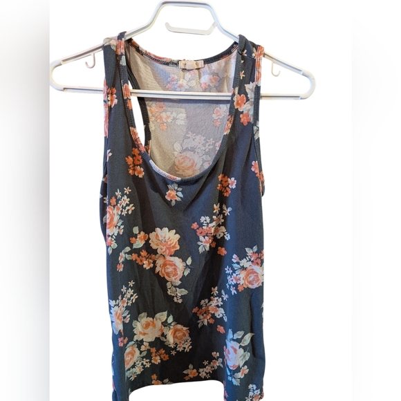 Set Of Two Floral and Pink Tank Tops - Picture 2 of 7